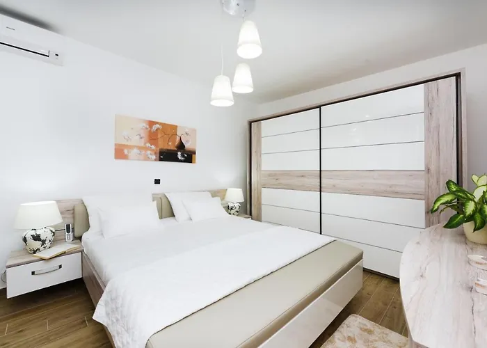 Beautiful Petra With Summer Kitchen And Pool Vila *