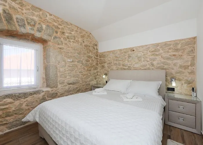 Beautiful Petra With Summer Kitchen And Pool Lovinac (Zadar)