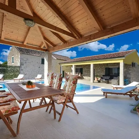 Βίλα Beautiful Petra With Summer Kitchen And Pool Lovinac (Zadar)