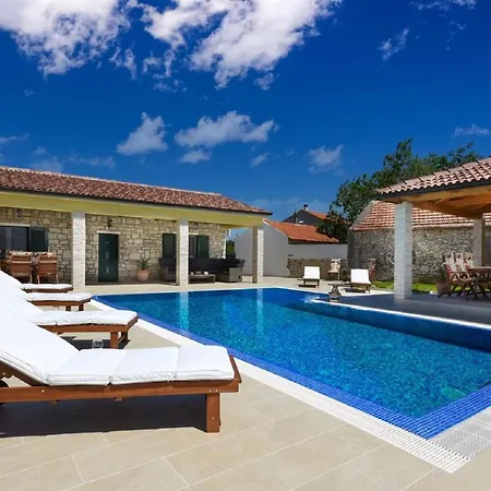 Villa Beautiful Petra With Summer Kitchen And Pool Lovinac (Zadar)