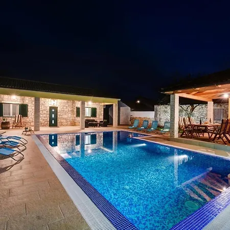 Beautiful Petra With Summer Kitchen And Pool Lovinac (Zadar)