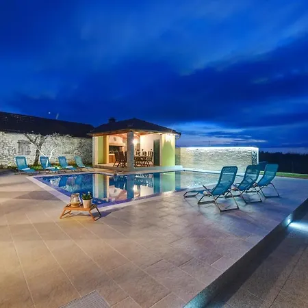 Beautiful Petra With Summer Kitchen And Pool Βίλα *