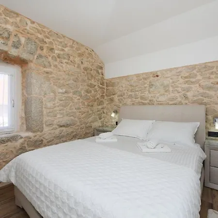 Beautiful Petra With Summer Kitchen And Pool Lovinac (Zadar)